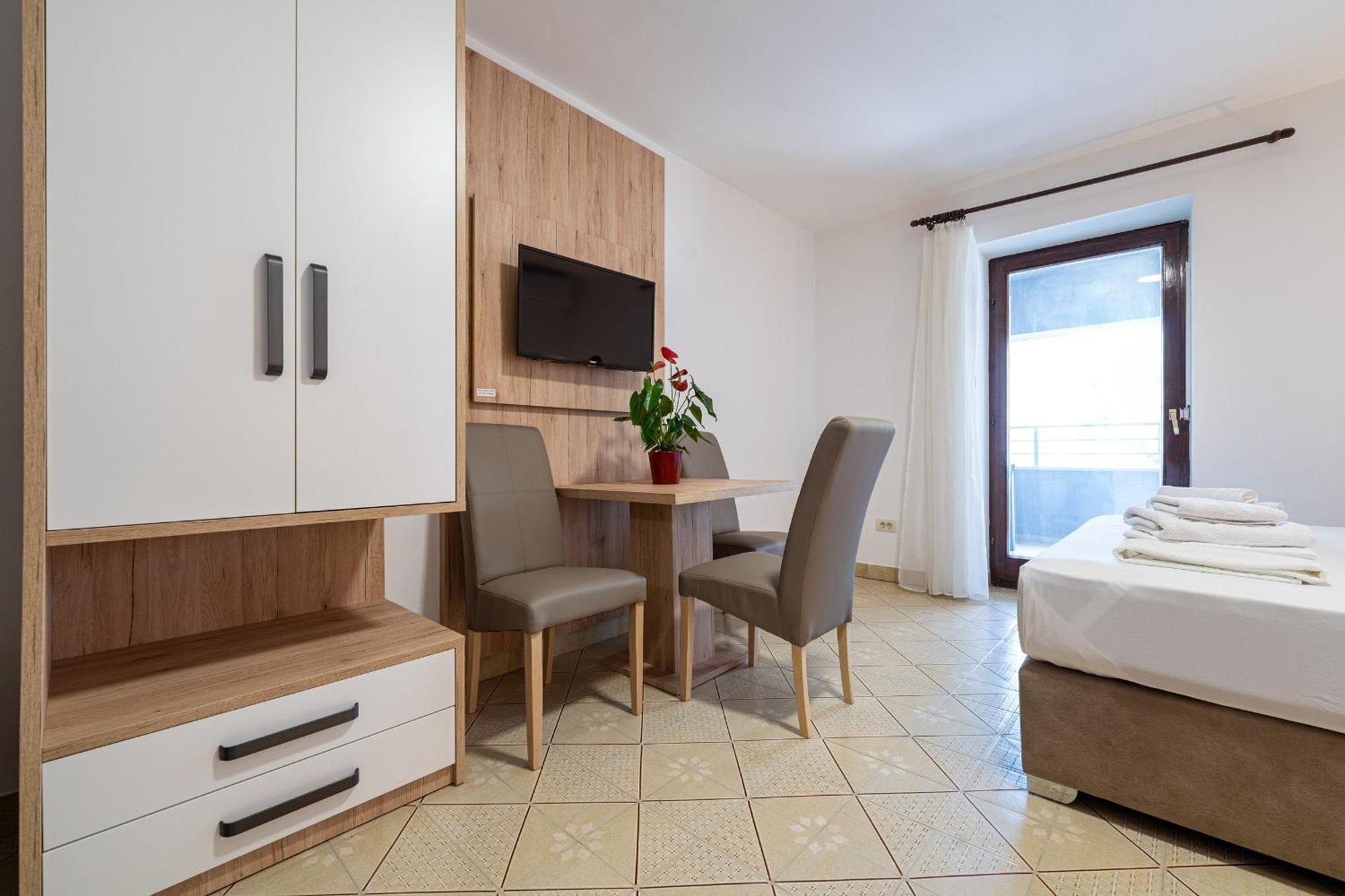 Apartment Marea 2 *